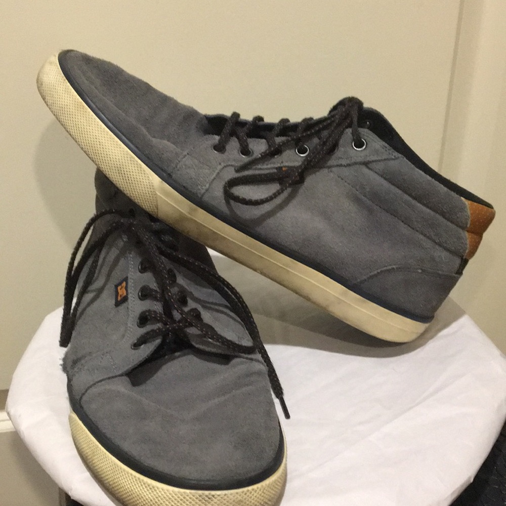 DC mens lace up high top sneaker shoes size 11 grey suede